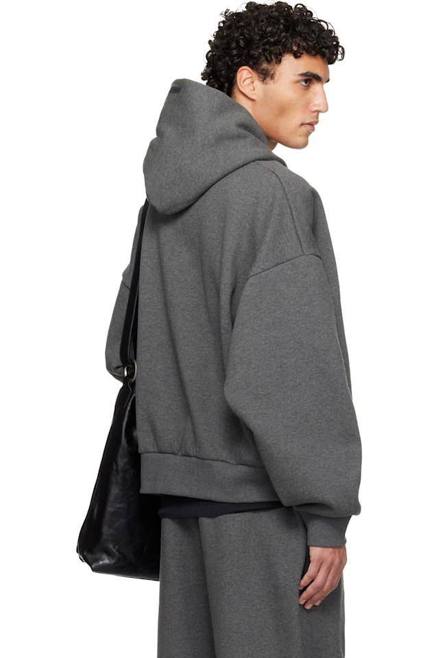 Fear Of God Essentials Классическая толстовка с тиснением «essentials» серого цвета с праздничной тематикой — фото 3