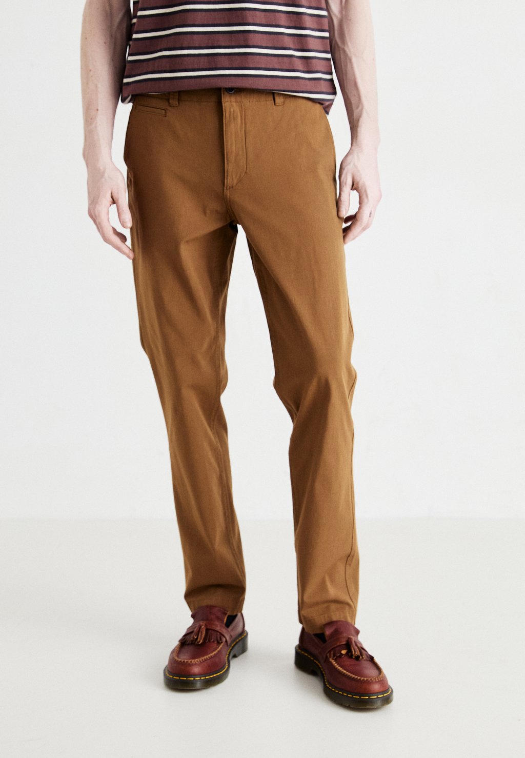 

Чиносы ALPHA SLIM DOCKERS, коричневый