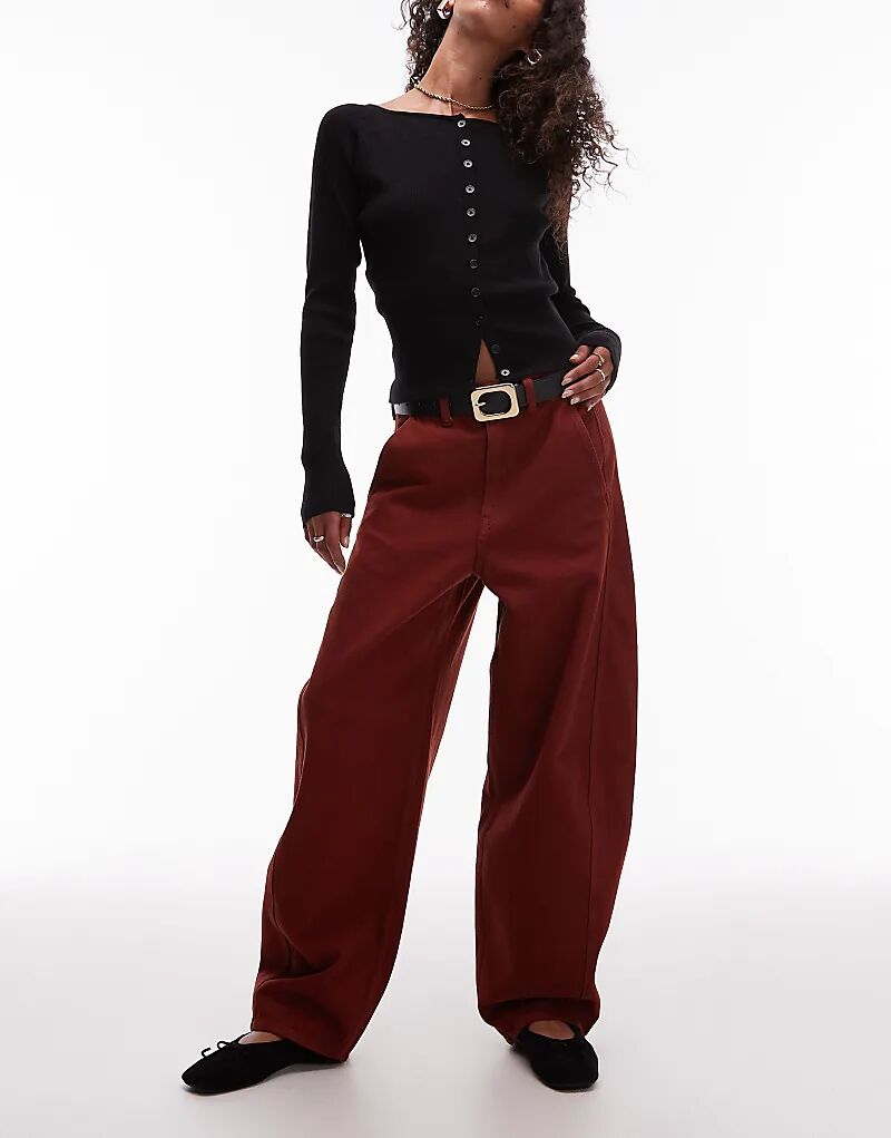 

Джинсы ARKET Endive с декоративными швами в насыщенно-коричневом цвете