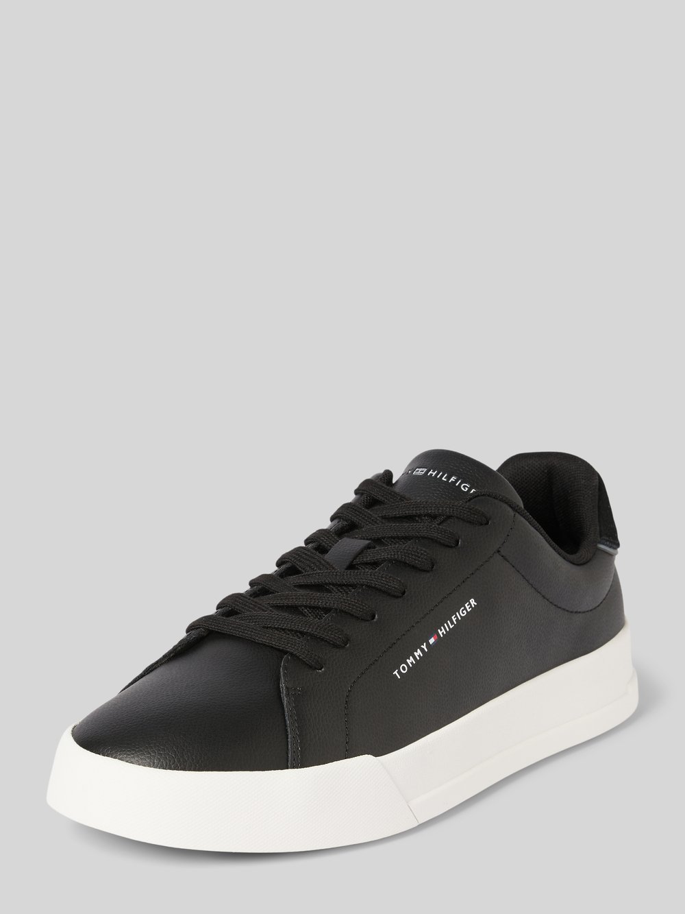 

Низкие кеды из микса кожи Tommy Hilfiger, черный