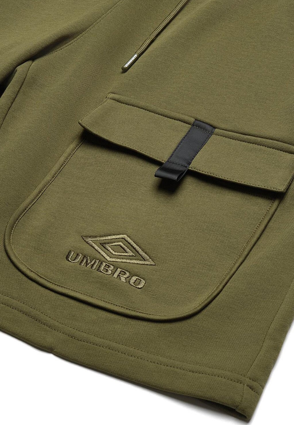 

Спортивные шорты Umbro, армейский зеленый