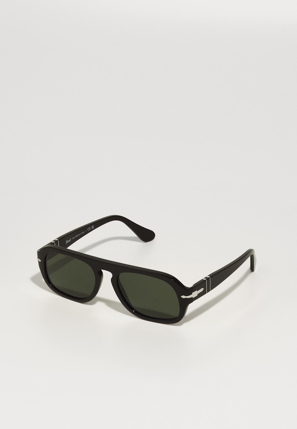 

Солнцезащитные очки UNISEX Persol, черный