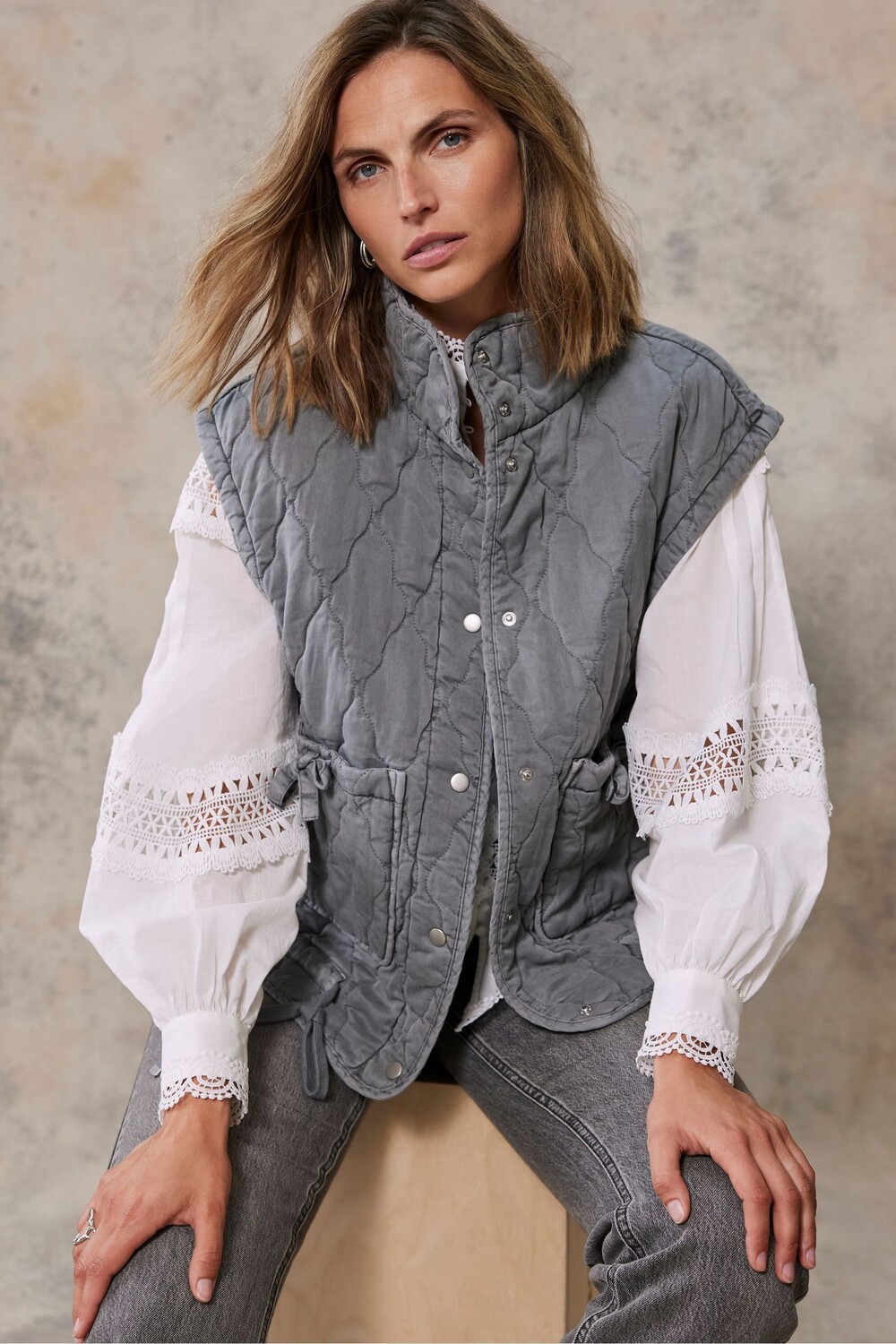 

Стирать стеганый жилет Mint Velvet, серый