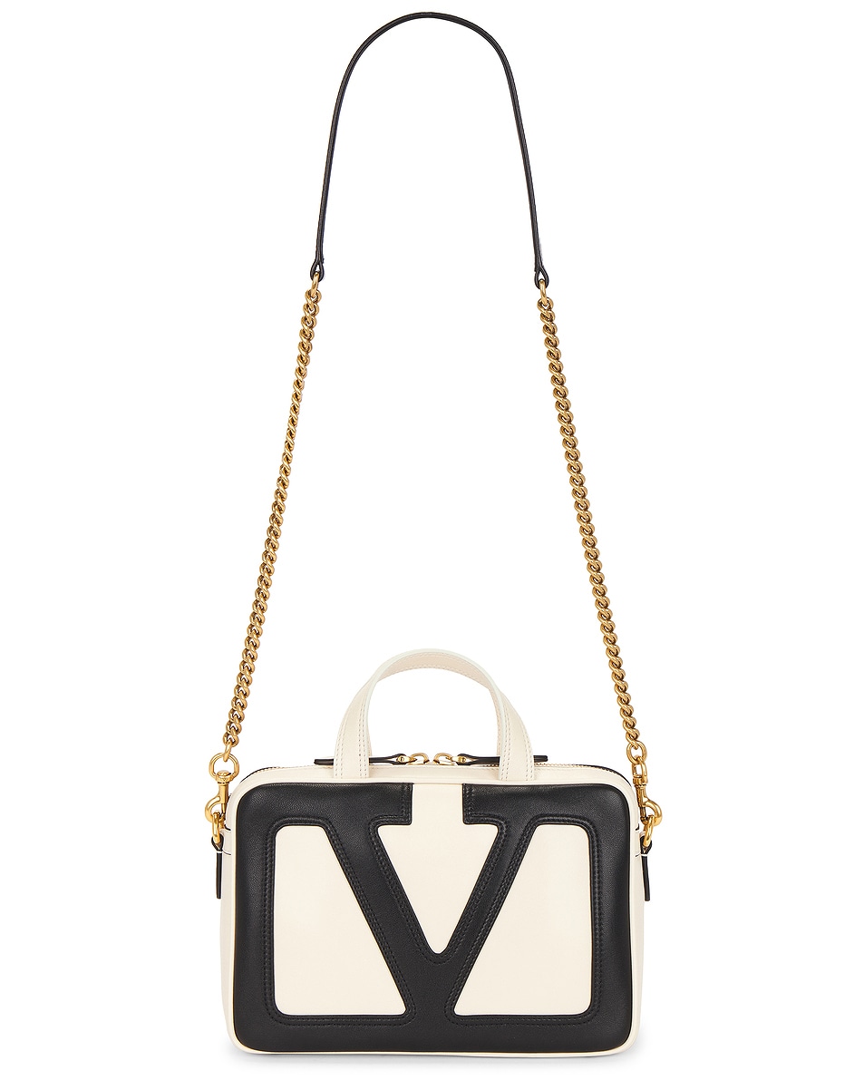 

Viva Superstar Маленькая дорожная сумка Valentino Garavani, Butter White & Nero