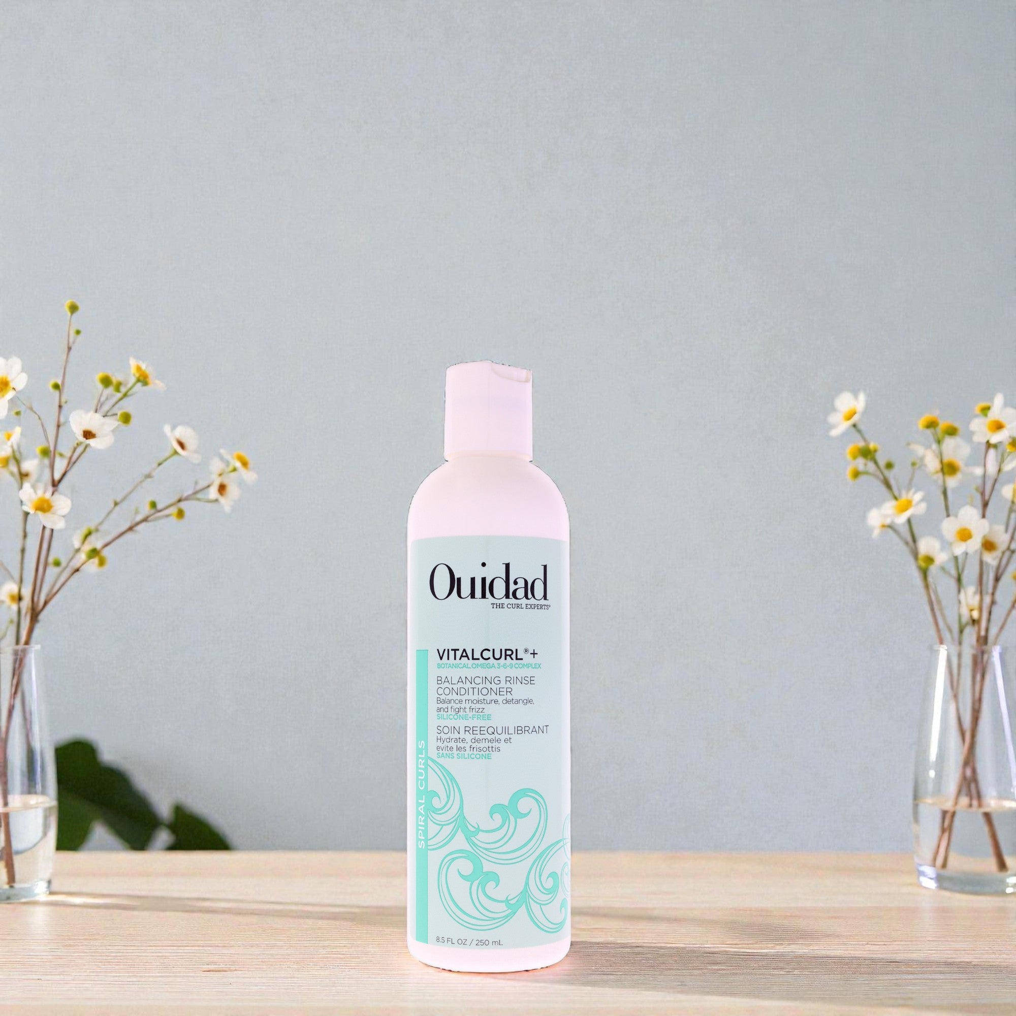 

Кондиционер для волос VitalCurl Plus Balancing Rinse Conditioner от Ouidad, подходит для мужчин и женщин - 240 мл, прозрачный