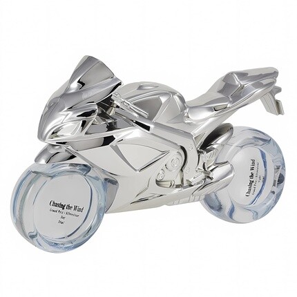 

Jean-Pierre Sand Chasing The Wind Grand Prix Silverstone Eau de Parfum 30 мл + 50 мл — мужские коллекционные духи в мотоциклетном флаконе
