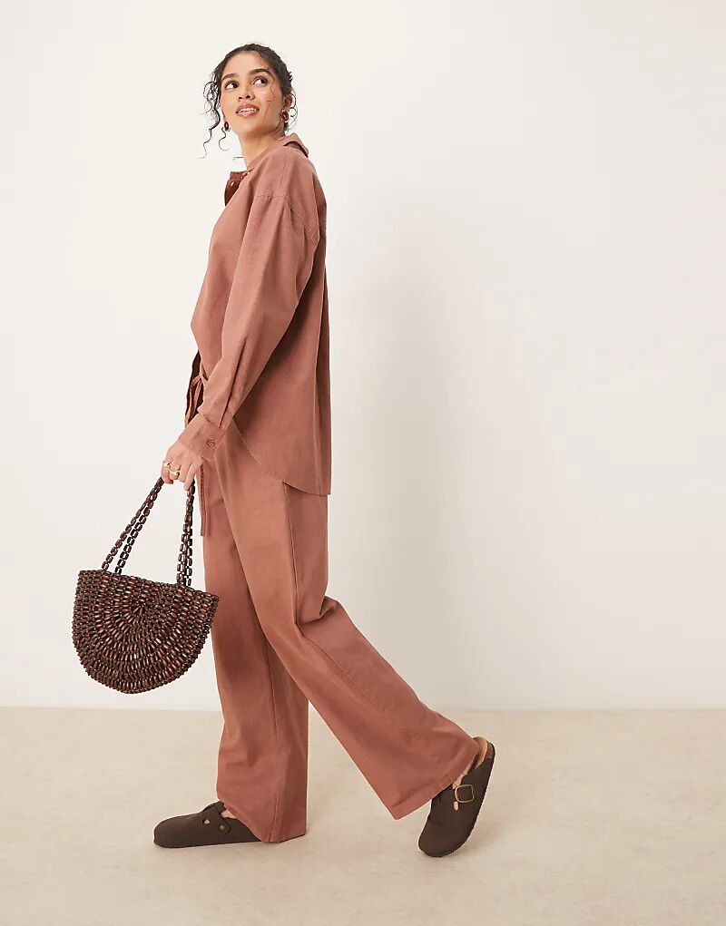 

Льняные брюки ASOS DESIGN цвета мокко — часть комплекта