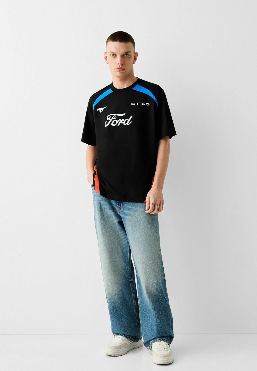 

Футболка с принтом FORD SHORT SLEEVE BOXY FIT Bershka, черный