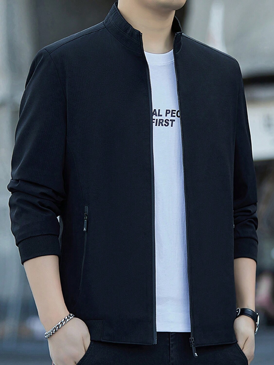 

Однотонная мужская куртка с высоким воротником и молнией, черный