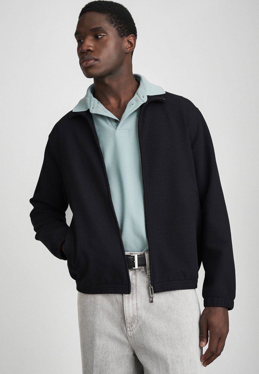 

Толстовка Emporio Armani Zip-up sweatshirt, Blue Fancy/Blue