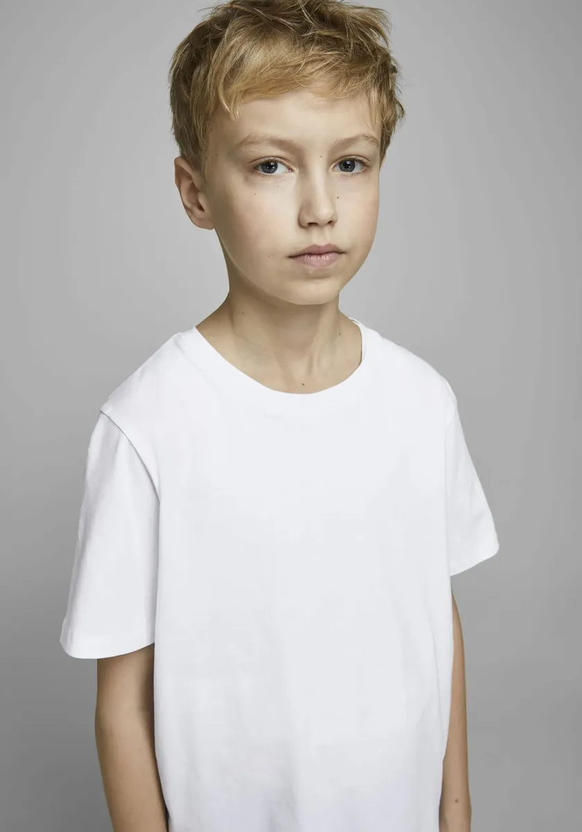 Рубашка с короткими рукавами для подростков Jack & Jones "JJEORGANIC BASIC TEE SS O-NECK NOOS JNR" Jack & Jones Junior, белый — фото 2