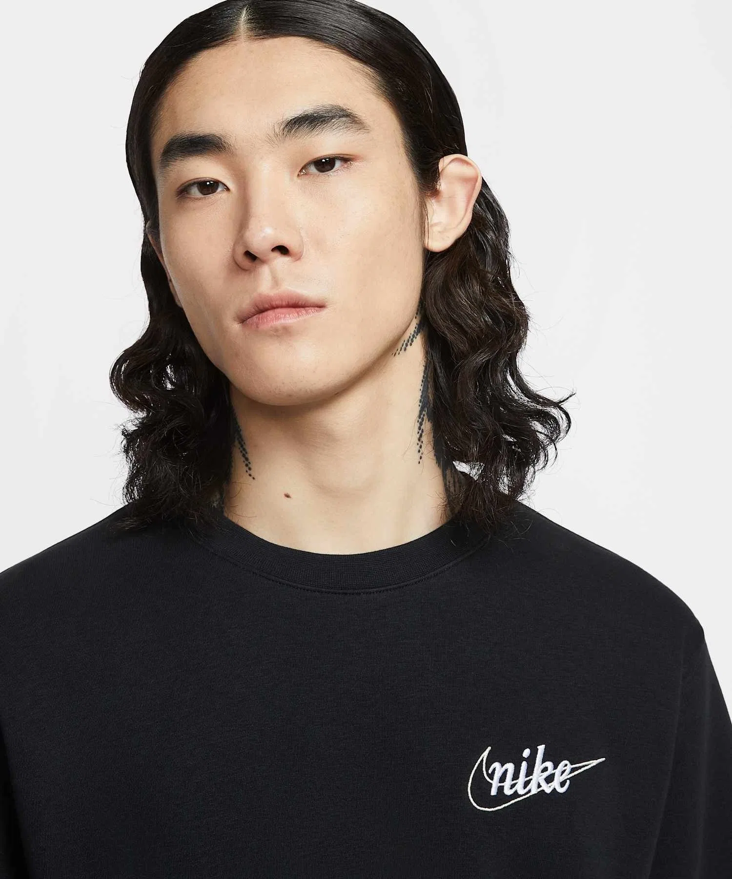 Мужская флисовая толстовка с круглым вырезом Nike Sportswear Club IF0680-010, черная. — фото 4