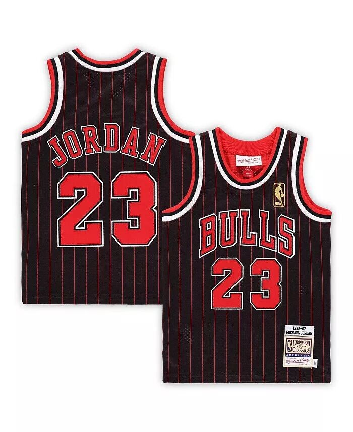 Аутентичный джерси из лиственных пород черного цвета Chicago Bulls 1996/97 с Майклом Джорданом для мальчиков и девочек для малышей Mitchell & Ness, черный — фото 2