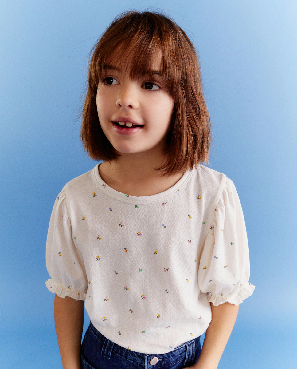 

Футболка для девочек с коротким рукавом и растительным принтом Kids El Corte Inglés, цвет 120 Crudo