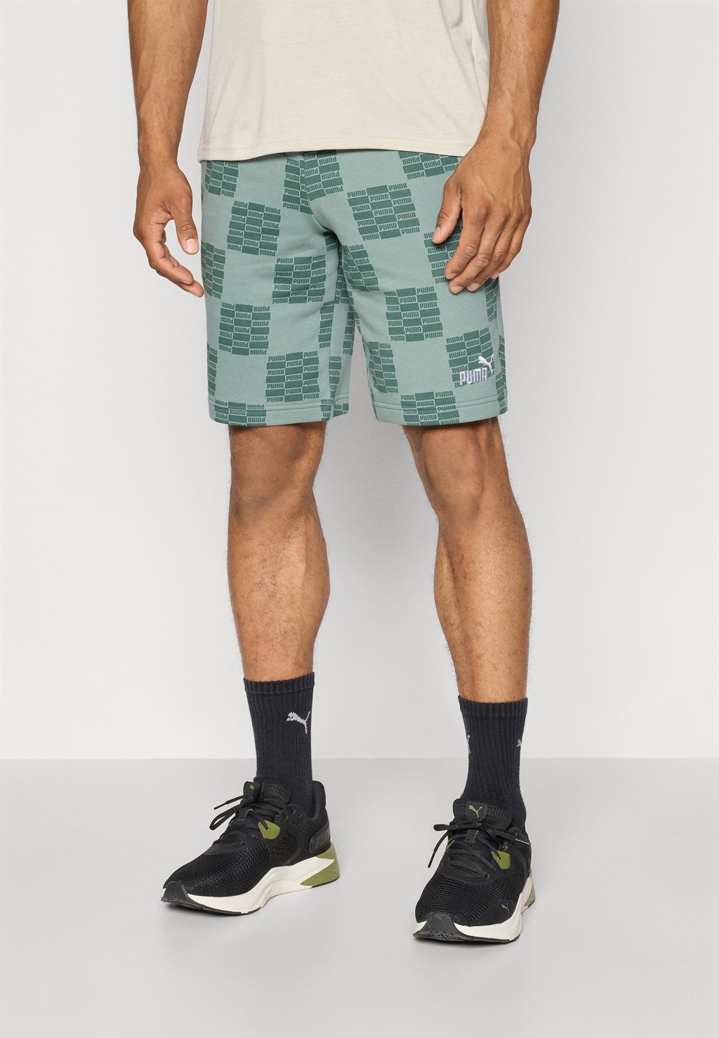 

Спортивные шорты UNITED SHORTS Puma, зеленый