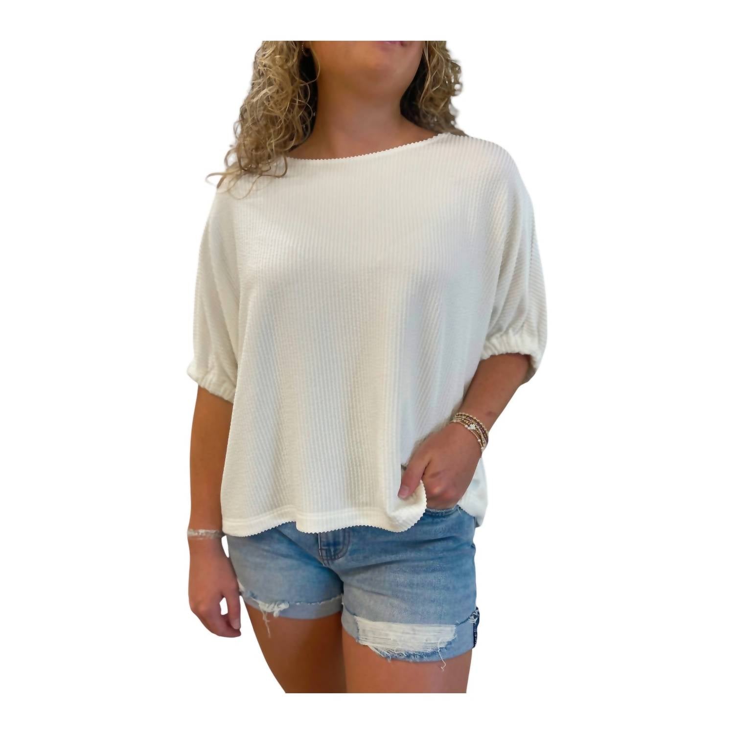 

Блузка с манжетами из трикотажной резинки в цвете Off White eesome