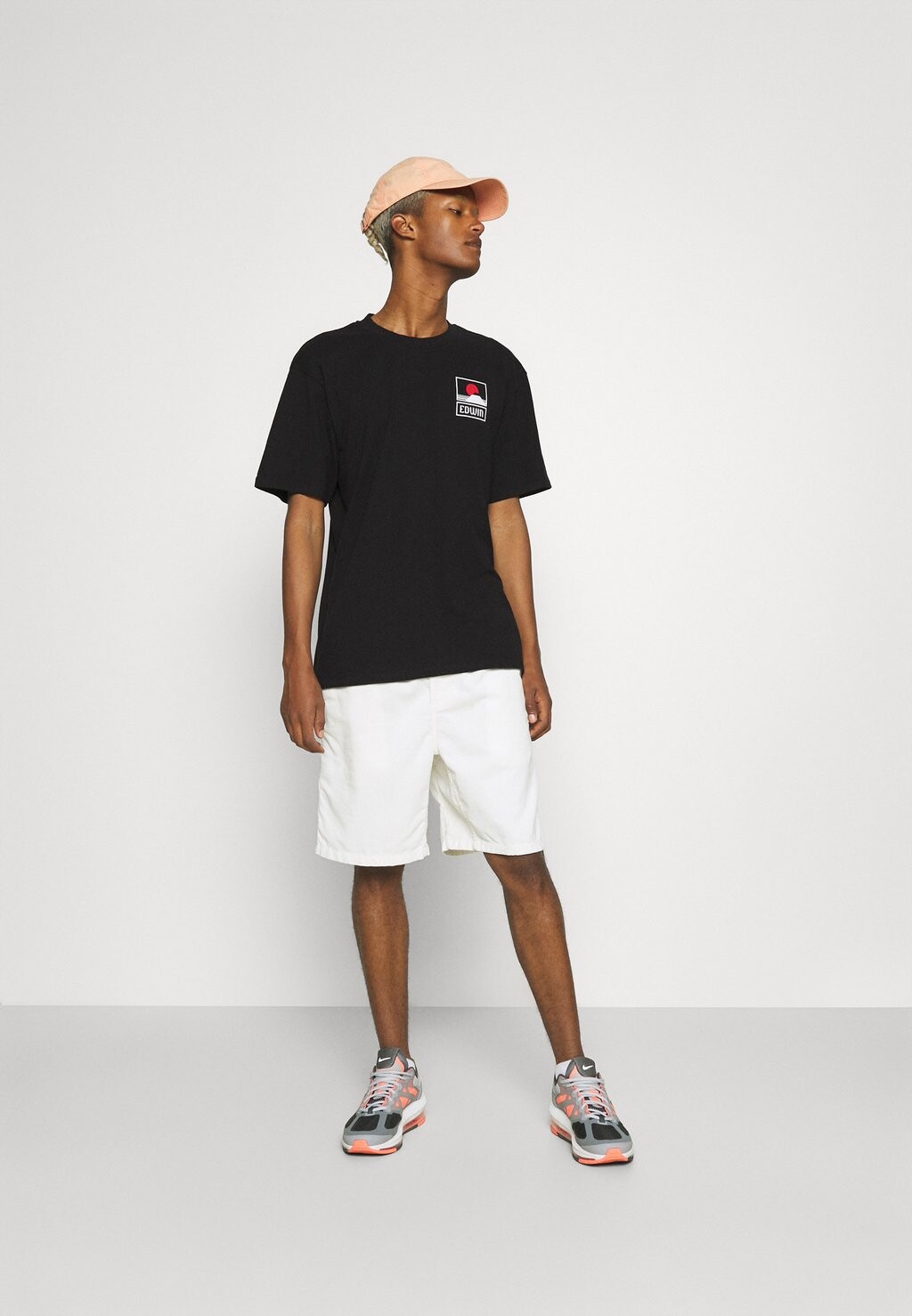 

Базовая футболка SUNSET ON FUJI UNISEX Edwin, черный