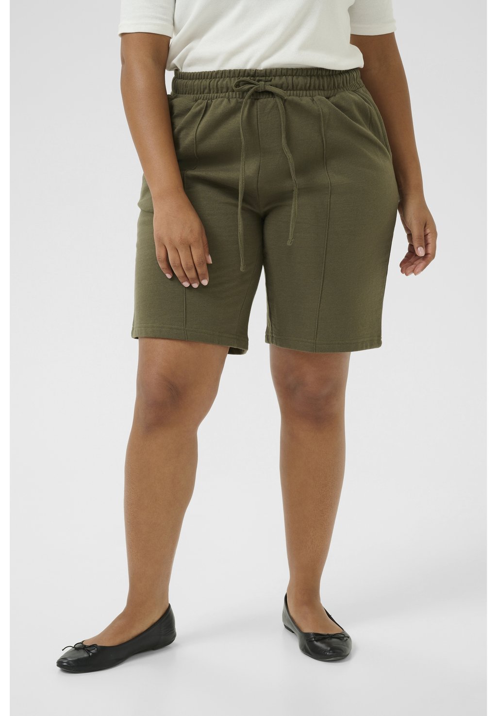 

Шорты Tracksuit bottoms Kaffe Curve, цвет Grape Leaf