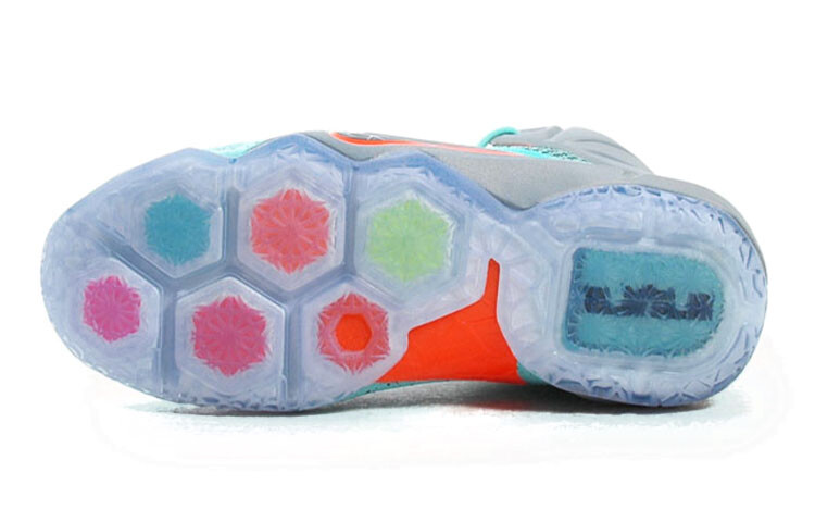 Баскетбольные кроссовки Lebron 12 Kids GS High-top светло-голубые/серые Nike — фото 4