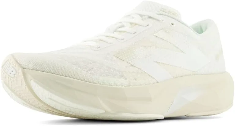 

Мужские беговые кроссовки New Balance FuelCell Rebel V4, белый