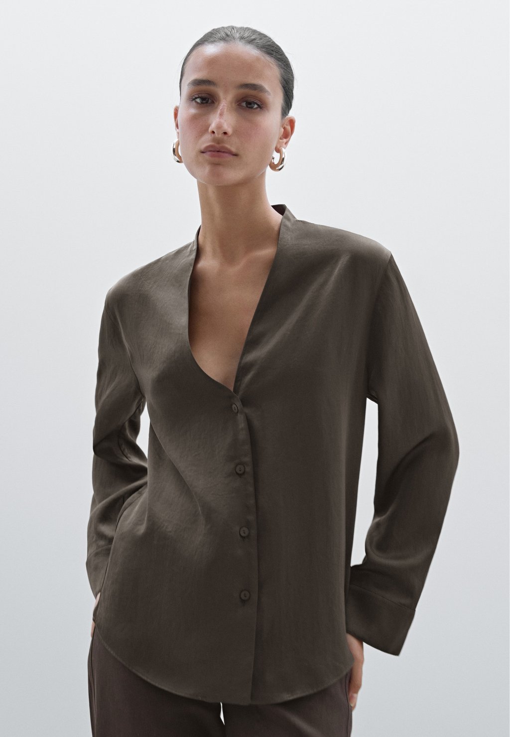 

Блузка на пуговицах FLOWING LONG SLEEVE Massimo Dutti, цвет Mottled Dark Brown