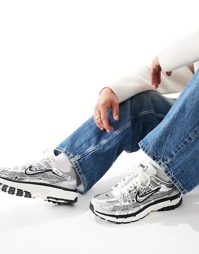

Кроссовки унисекс Nike P-6000 цвета металлик серебристый