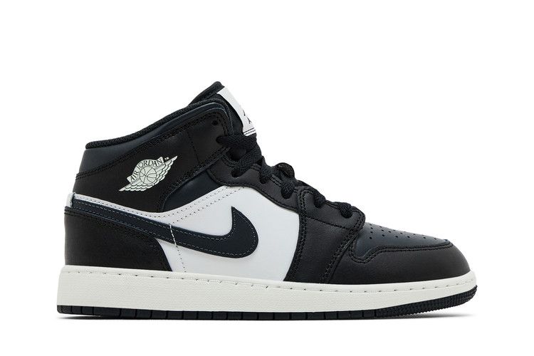 Кроссовки Air Jordan Air Jordan 1 Mid GS 'Black Off Noir', черный — фото 2