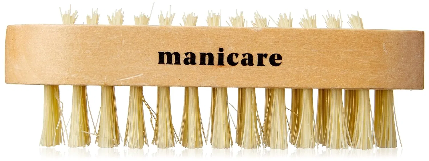 Деревянная щетка для ногтей от Manicare Manicare