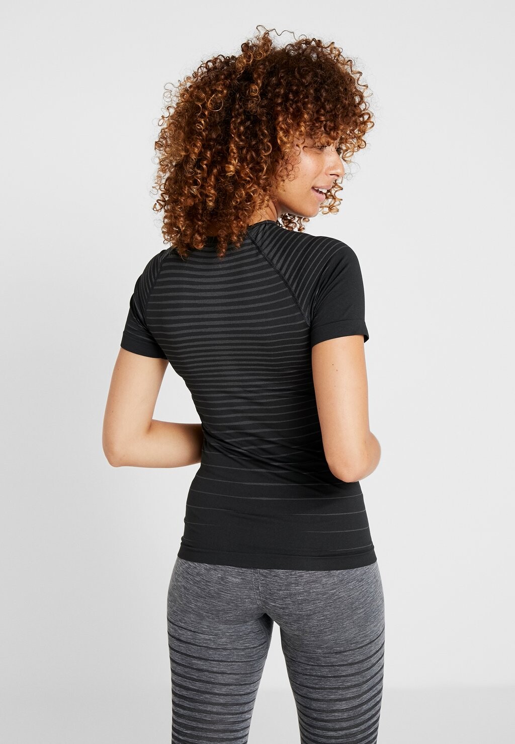 

Майка/рубашка CREW NECK PERFORMANCE LIGHT ODLO, цвет black