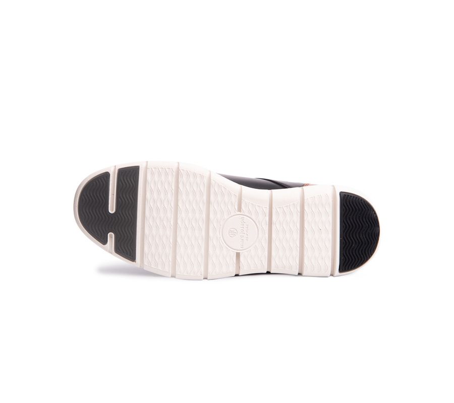 Мужские легкие кроссовки Newbury St Hands-Free Slip On Technology Marc Joseph New York, Black napa leather — фото 4