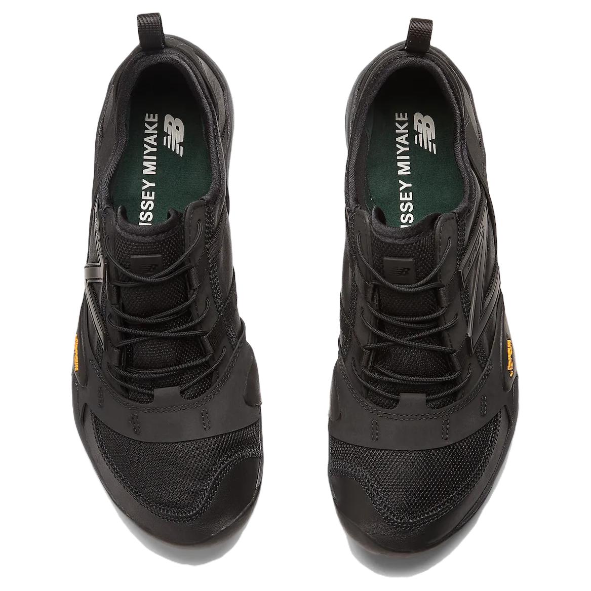 MT10O Issey Miyake Черный New Balance — фото 4