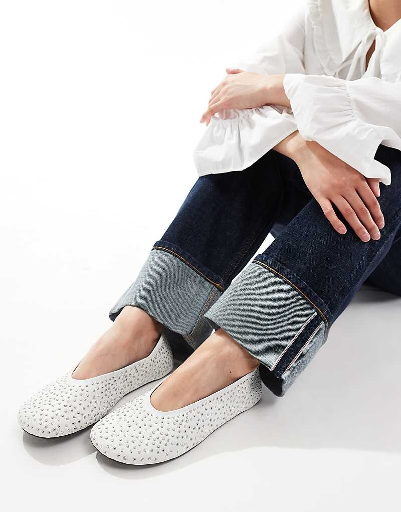 

ASOS DESIGN – Lustre – Белые кожаные балетки премиум-класса с заклепками