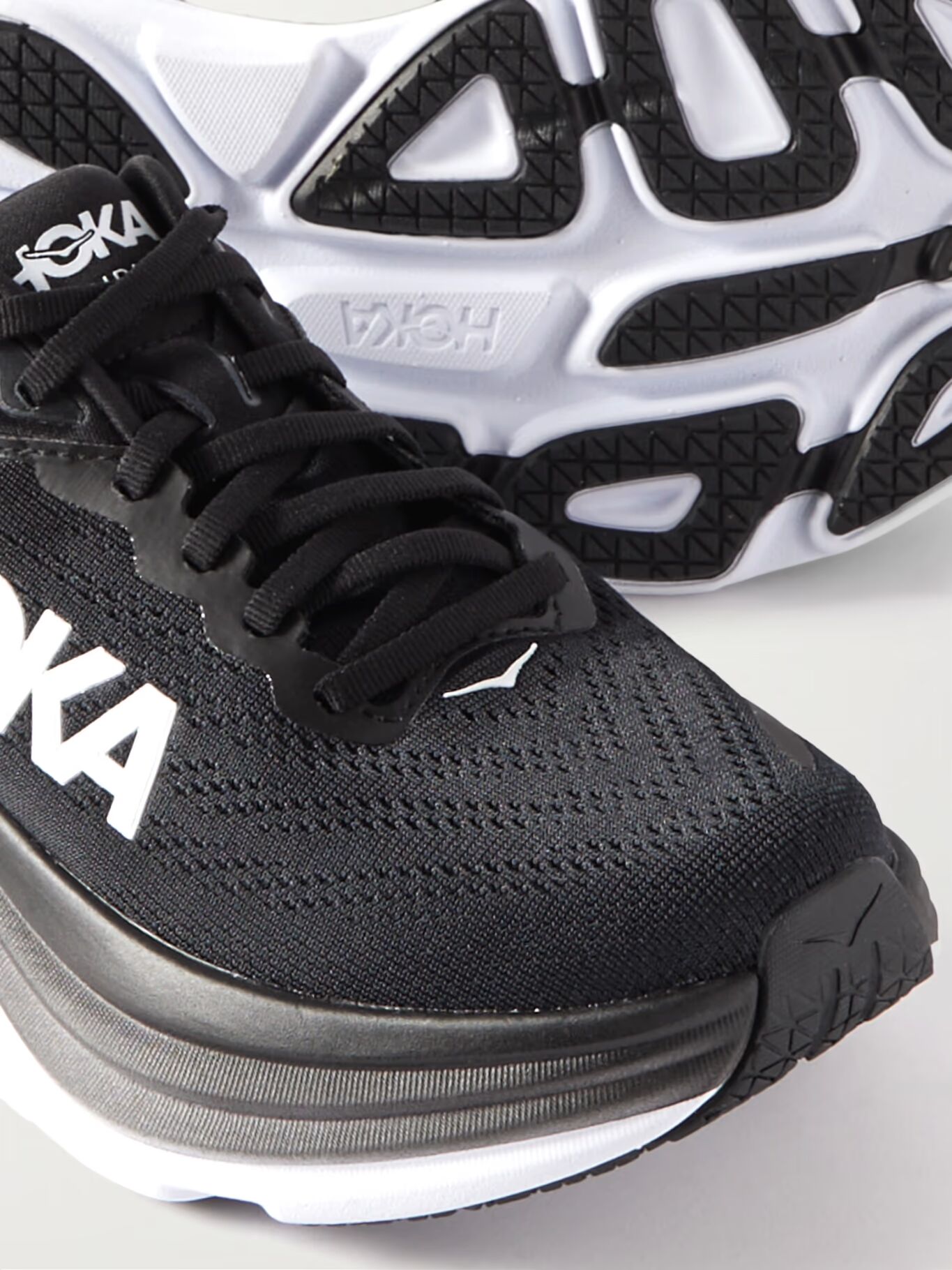 

Кроссовки Bondi 8 с сетчатой ​​резиновой отделкой для бега HOKA, черный