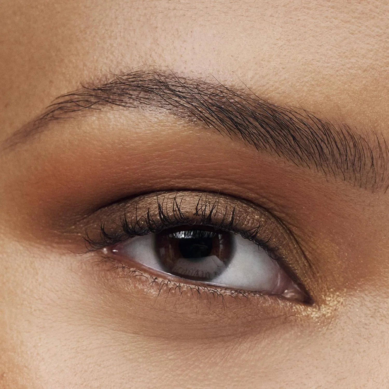 Палетка теней для век Estée Lauder The Essential Eyeshadow Quad Long-Lasting Palette | Shape, Sculpt, Magnify, 0.14 унции, Getaway - Warm: burnt sunset orange (matte), reddish brown (matte), burnished gold (metallic), brown (satin) — фото 2