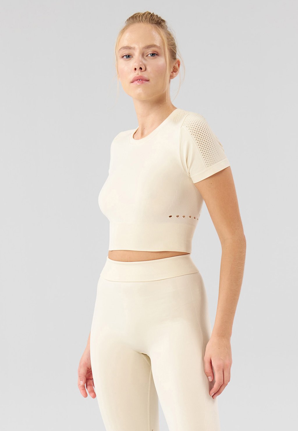 

Футболка базовая SEAMLESS Even&Odd, цвет beige