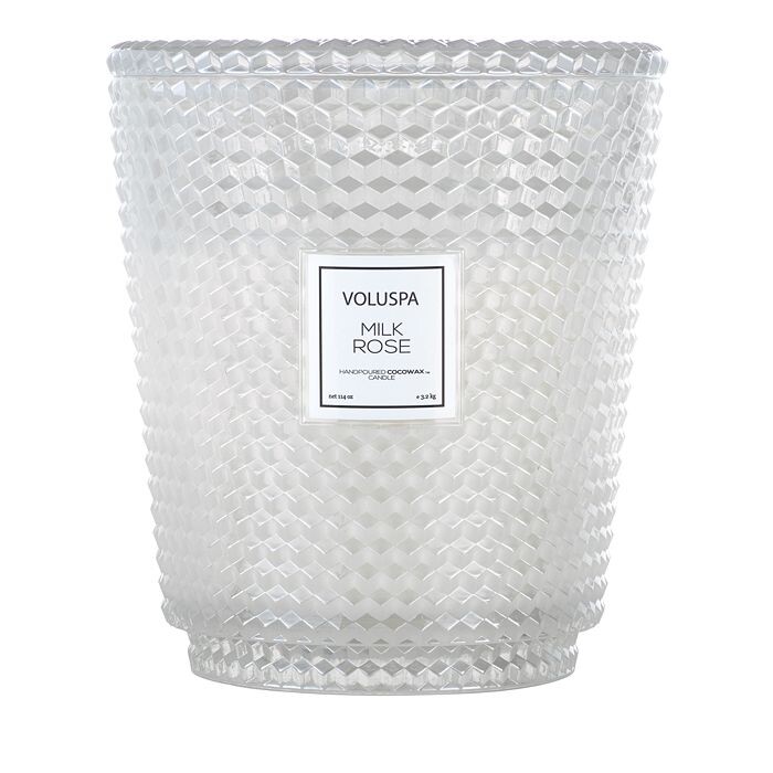 

Свеча Voluspa Milk Rose с тиснением в стеклянном очаге, 114 унций, белый