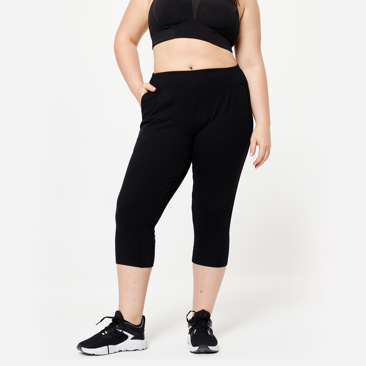 

Женские укороченные брюки приталенного кроя для фитнеса Fit+ 500 - черные Domyos