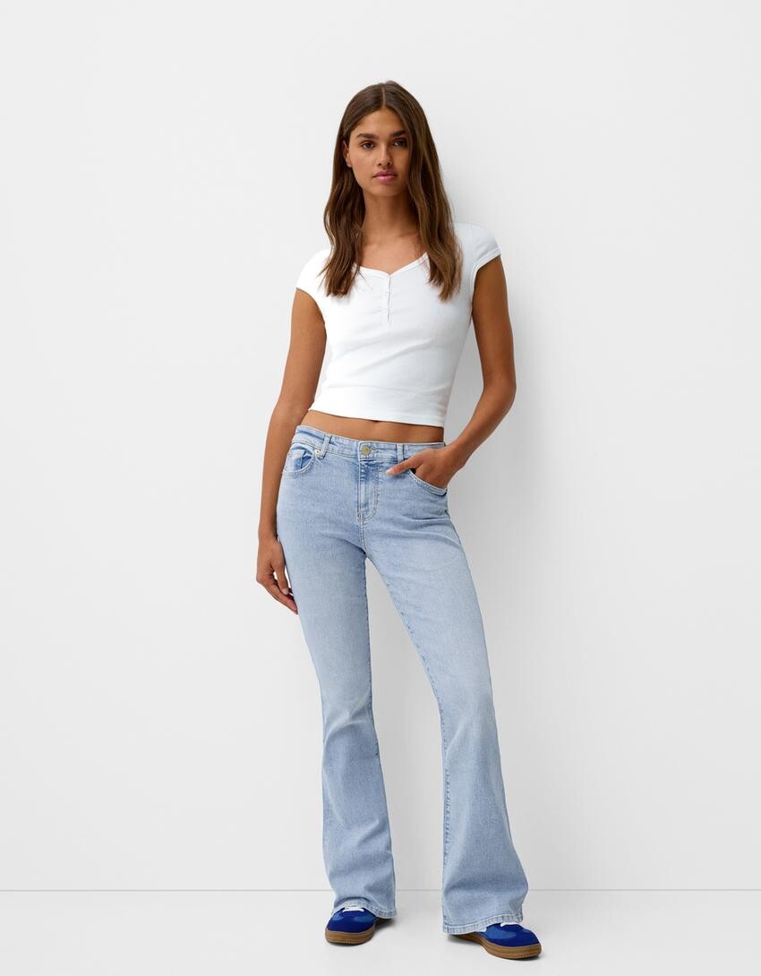 

Расклешенные джинсы Bershka, голубой