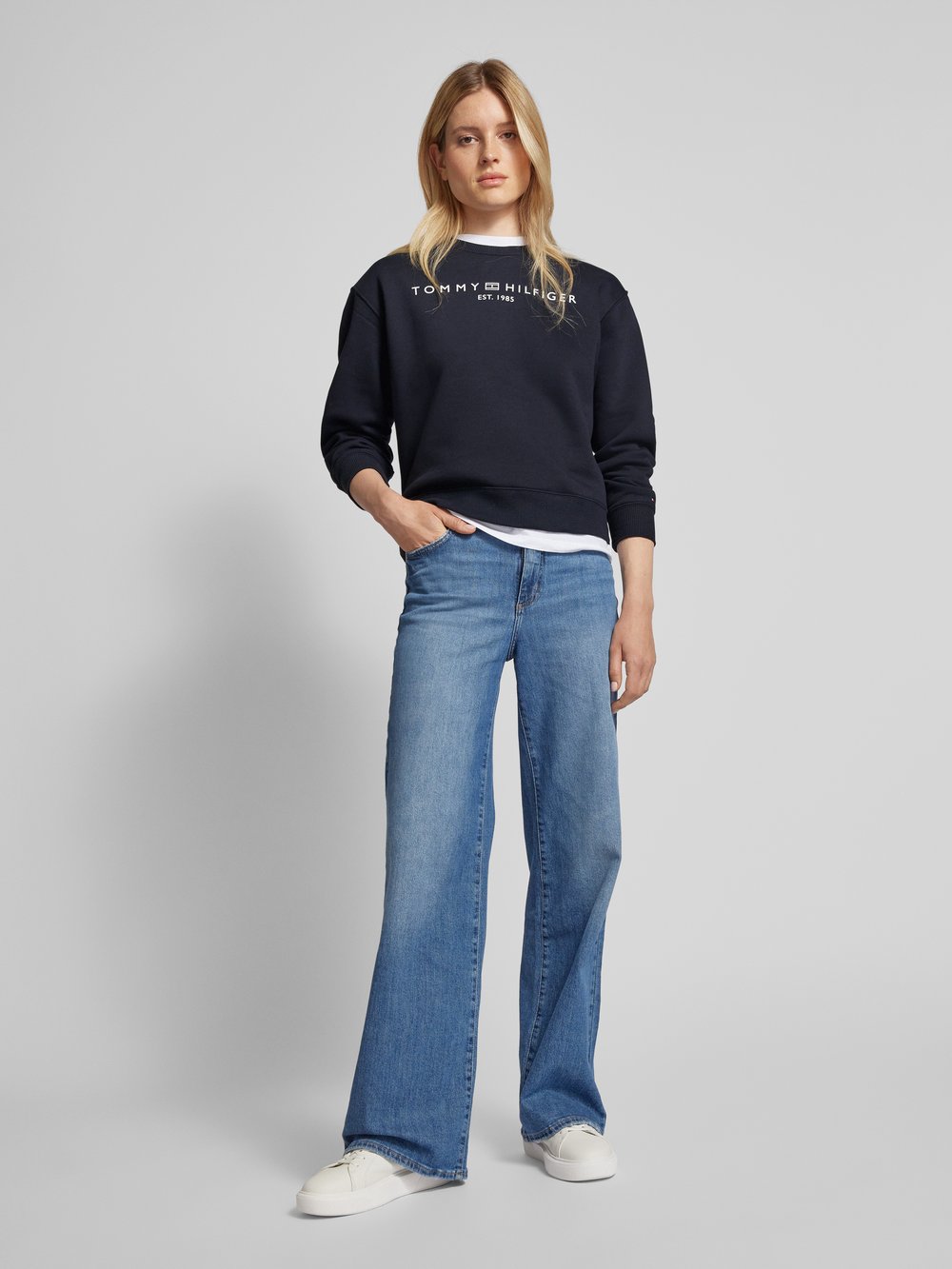 

Толстовка с вышитой этикеткой Tommy Hilfiger