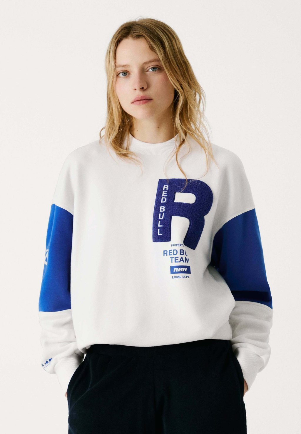 

Толстовка TEAM CREW Red Bull Racing x Pepe Jeans, слоновая кость
