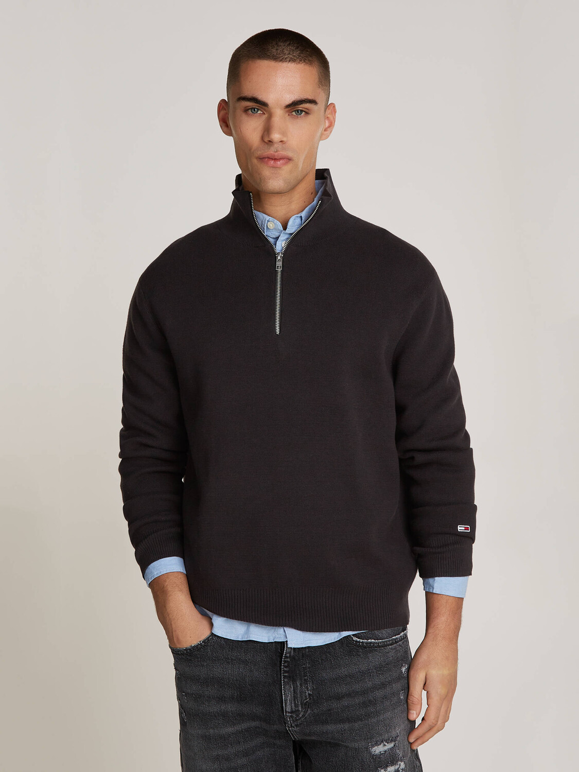 

Свитер Tommy Jeans Regular Fit, черный