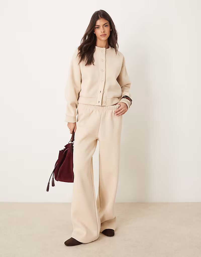 

Широкие спортивные брюки ASOS DESIGN цвета овсянки