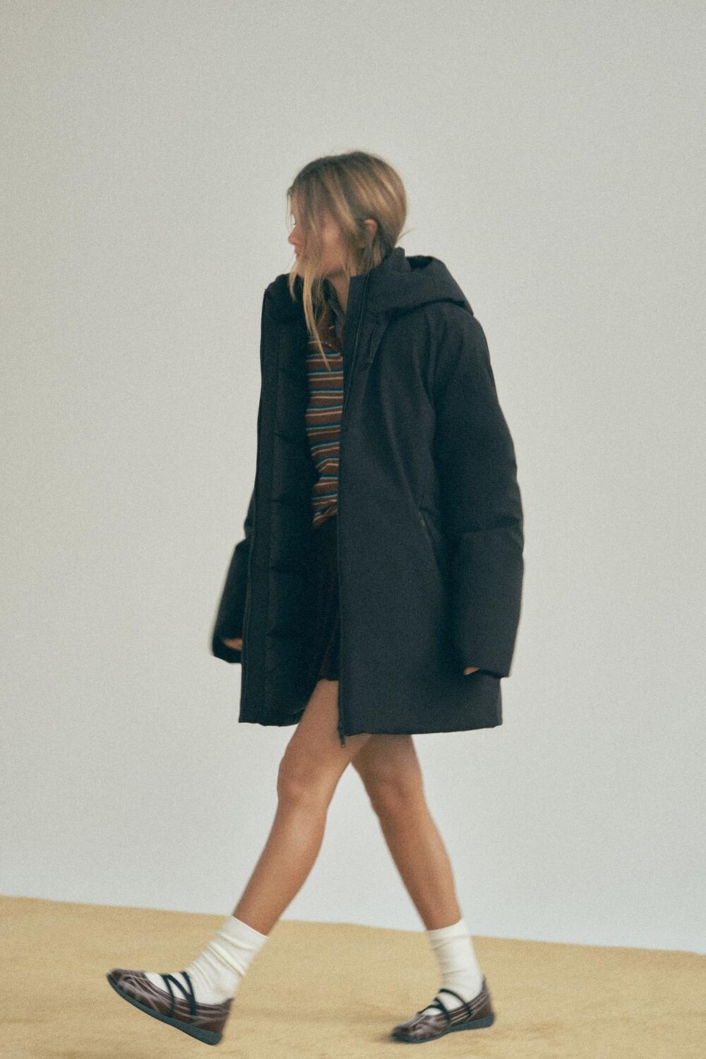 

Анорак, защищенный от воды и ветра ZARA, черный