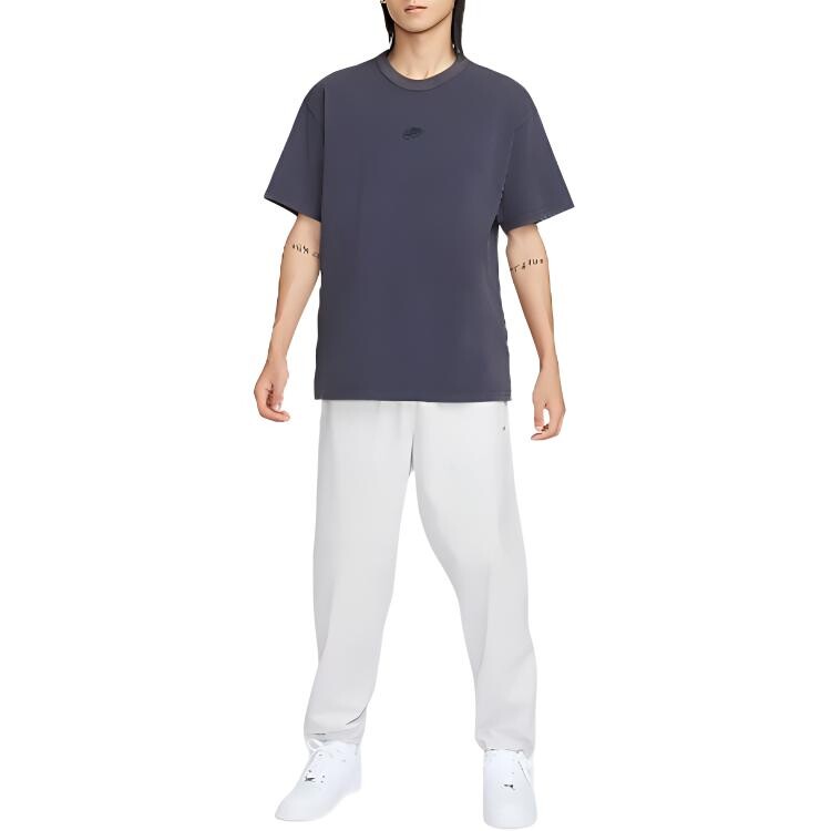 Футболка серии Sportswear Essentials для мужчин, цвет темно-синий Nike, темно-синий — фото 3