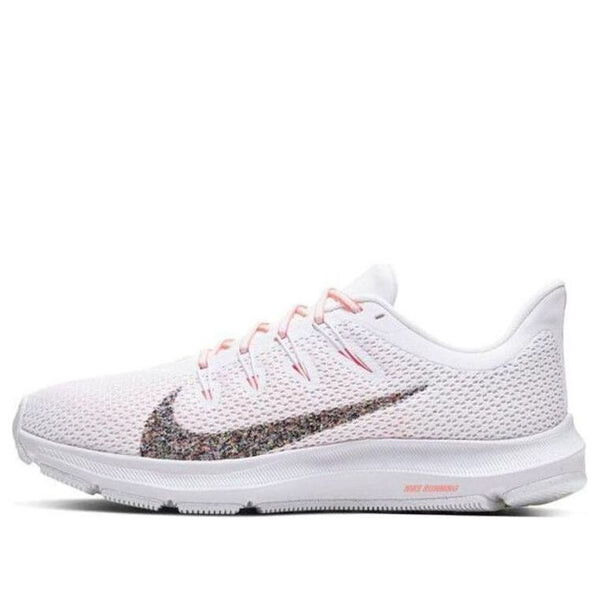 Кроссовки квест 2 Nike, белый