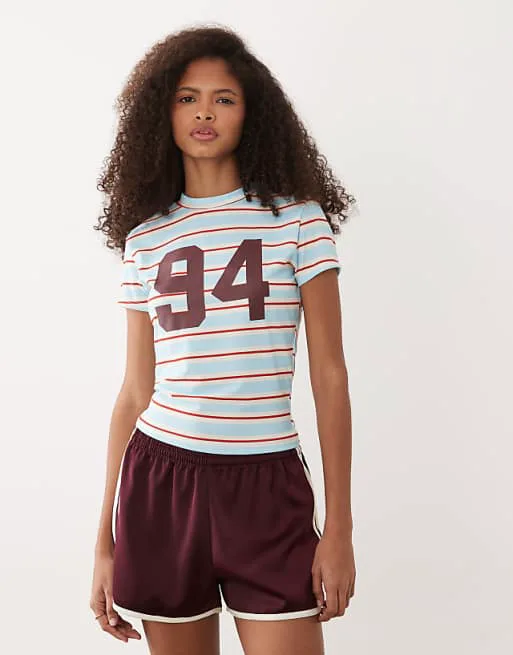 

Детская футболка с короткими рукавами и рисунком 94 в полоску ASOS DESIGN