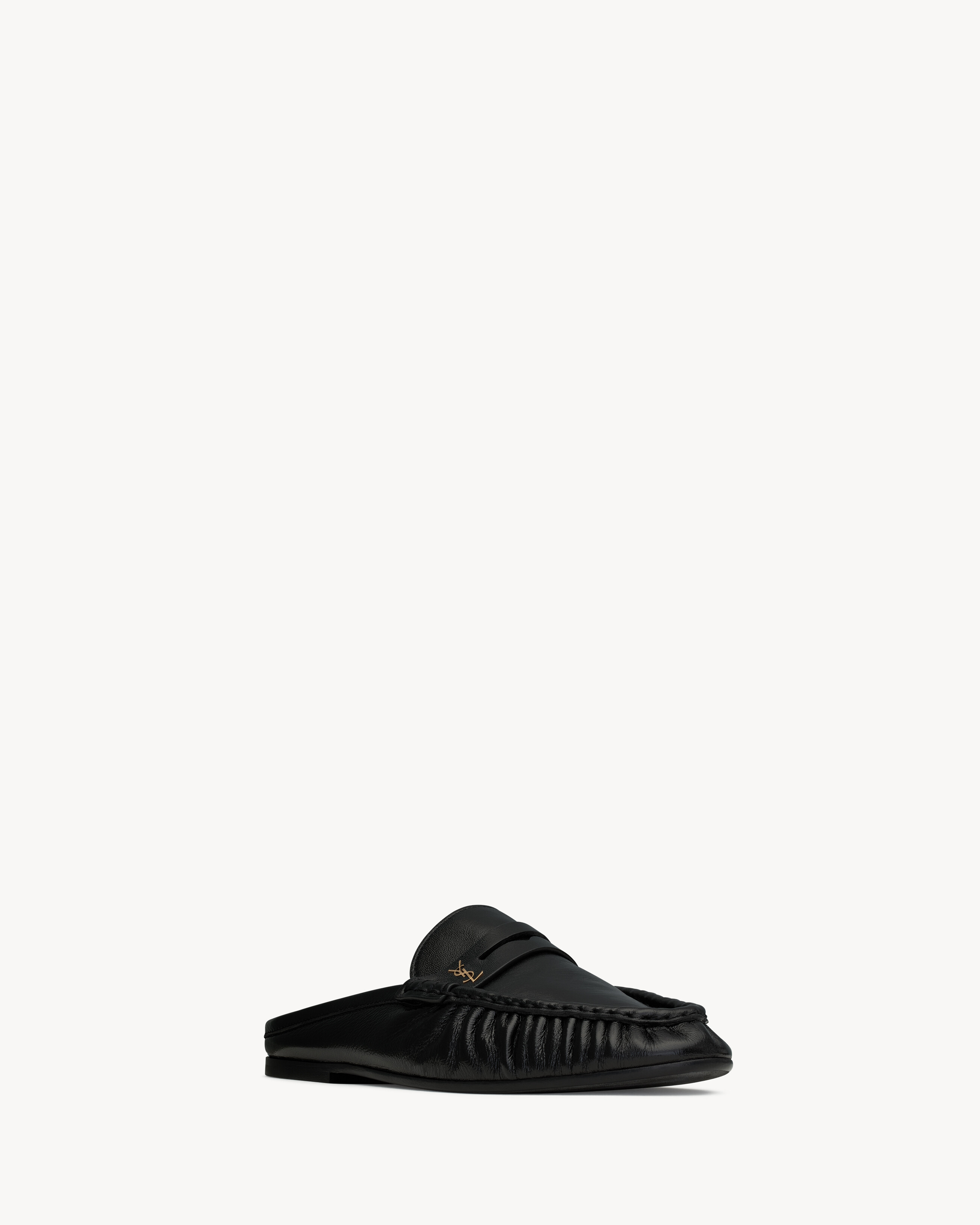 Мюли LE LOAFER из блестящей жатой кожи Saint Laurent, черный — фото 3
