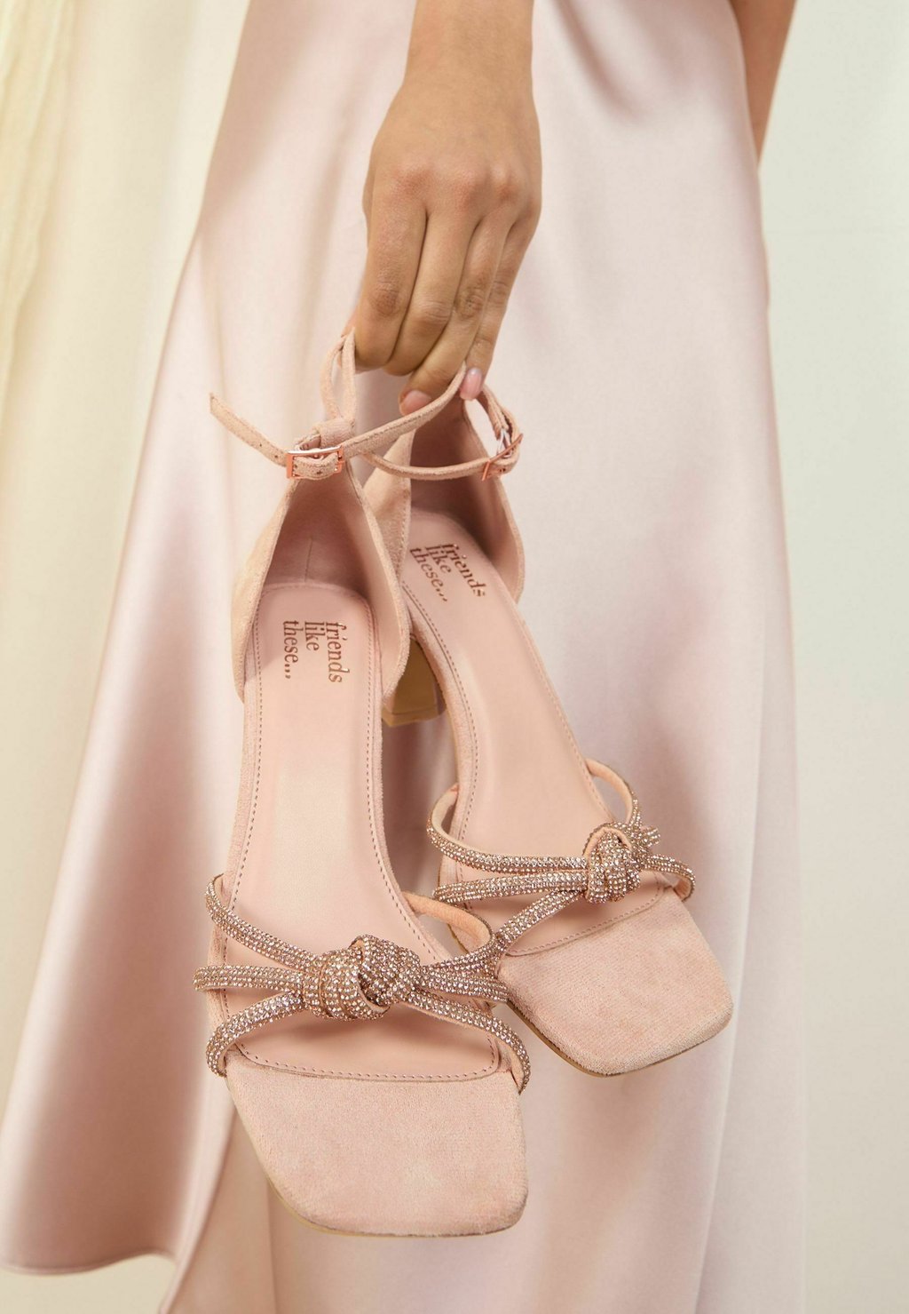 Сандалии REGULAR FIT - EMBELLISHED KNOT MID Friends Like These, цвет Nude — фото 3
