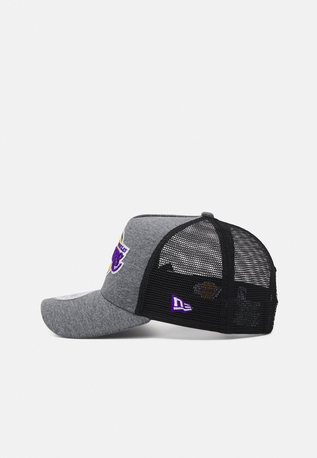

Бейсболка ESSENTIAL TRUCKER UNISEX New Era, цвет grey