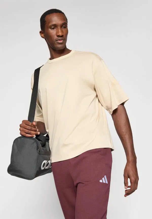 Простая футболка Adidas Sportswear, Crystal Linen — фото 4